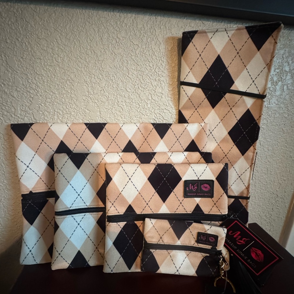 NWT Makeup Junkie Bags Argyle Patterned Set